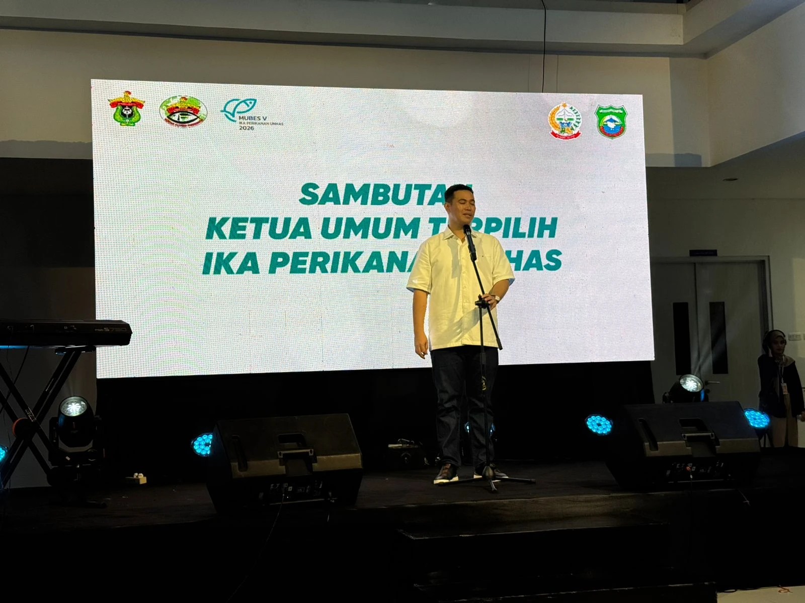 Dengan penuh keyakinan, M. Yusran Lalogau menyampaikan sambutan sebagai Ketua Umum terpilih IKA Perikanan Unhas, membawa harapan baru tentang kebersamaan alumni yang bergerak nyata untuk masa depan perikanan Indonesia. (Foto: Dok.Pribadi).
